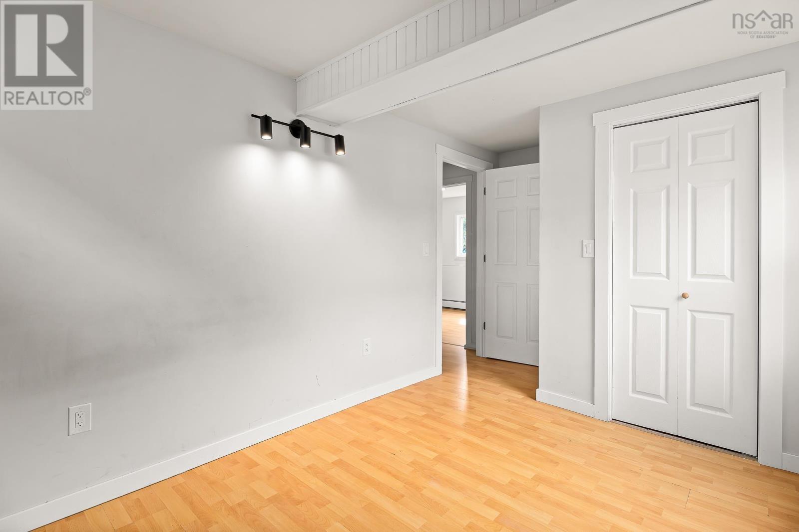 12 Frederick Avenue photo 13