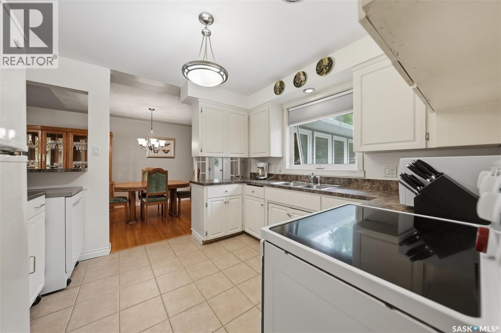 2809 Clarence Avenue S, Saskatoon, Saskatchewan  S7J 1M7 - Photo 8 - SK048482