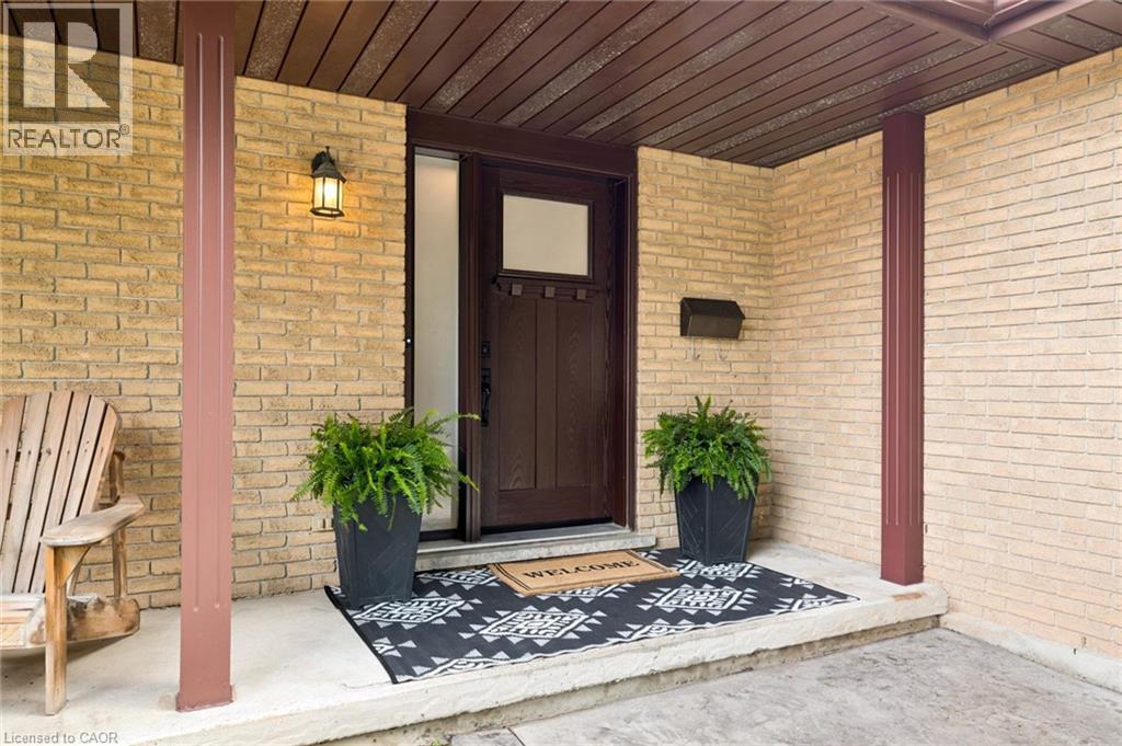 125 Martinglen Crescent, Kitchener, Ontario  N2E 2A3 - Photo 4 - 40863860