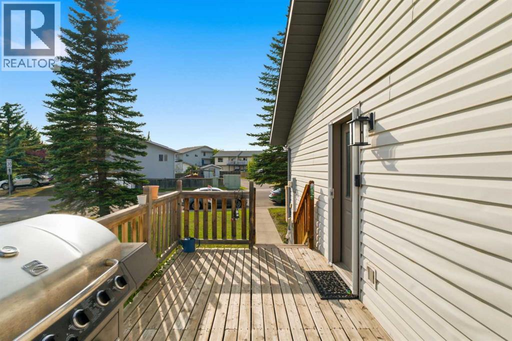 48 West Aarsby Road, Cochrane, Alberta  T4C 1L3 - Photo 27 - A2341434