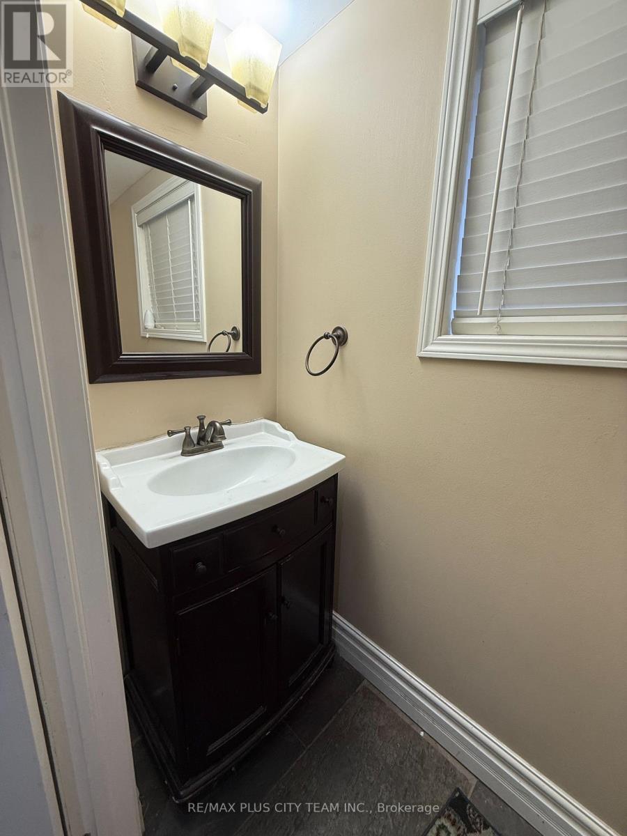 844 Luxton Drive, Milton, Ontario  L9T 6Y5 - Photo 9 - W13659626