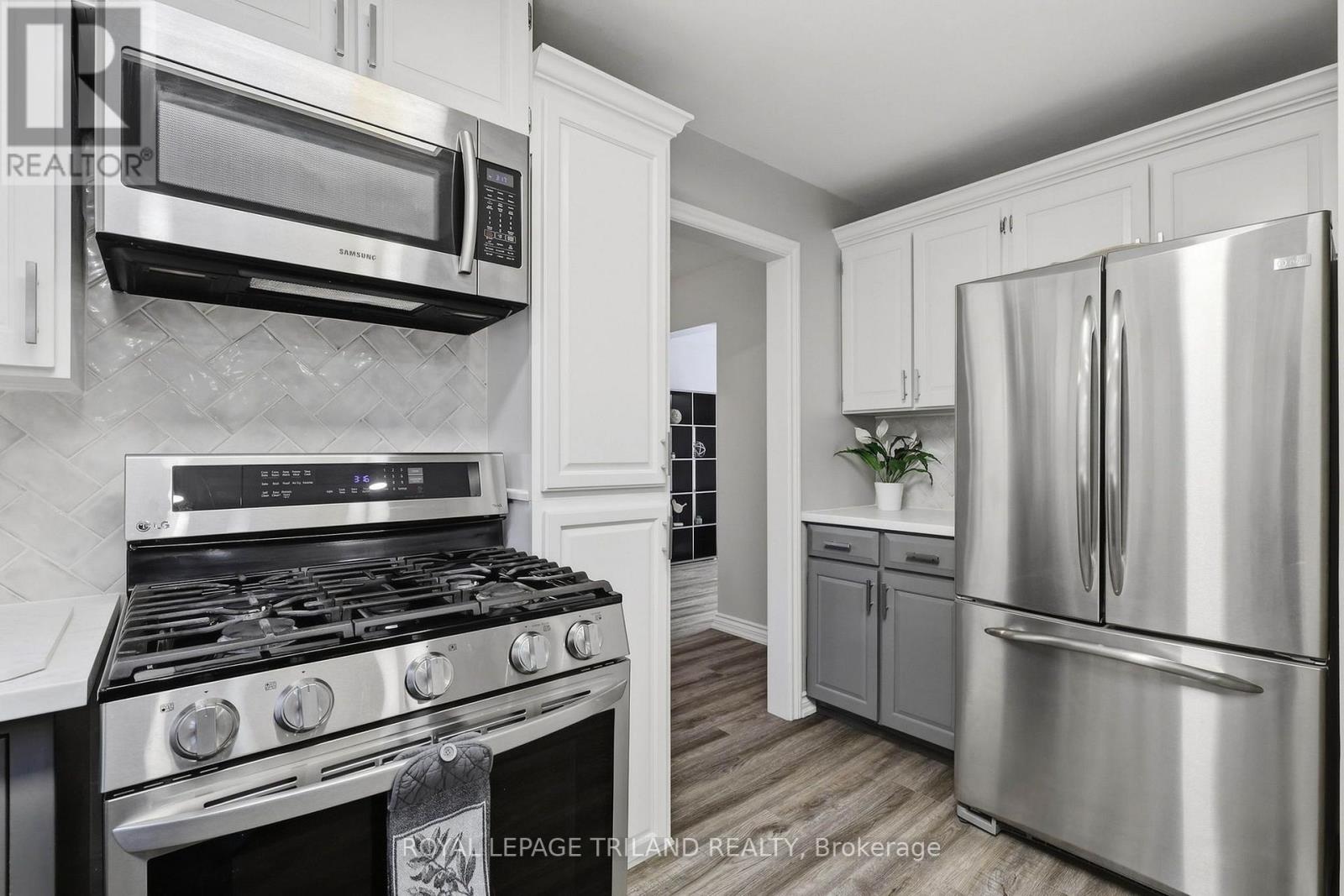 32 Hunter Woods Crescent, London South, Ontario  N6J 2B1 - Photo 13 - X13790678