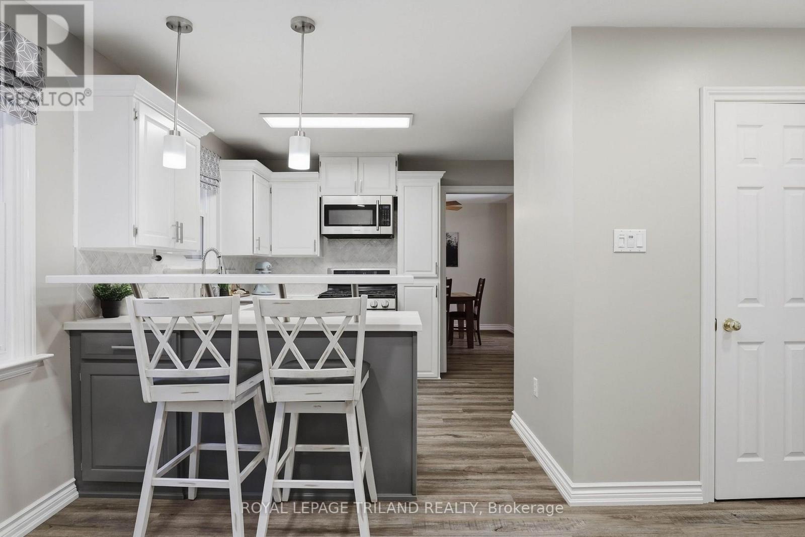 32 Hunter Woods Crescent, London South, Ontario  N6J 2B1 - Photo 14 - X13790678
