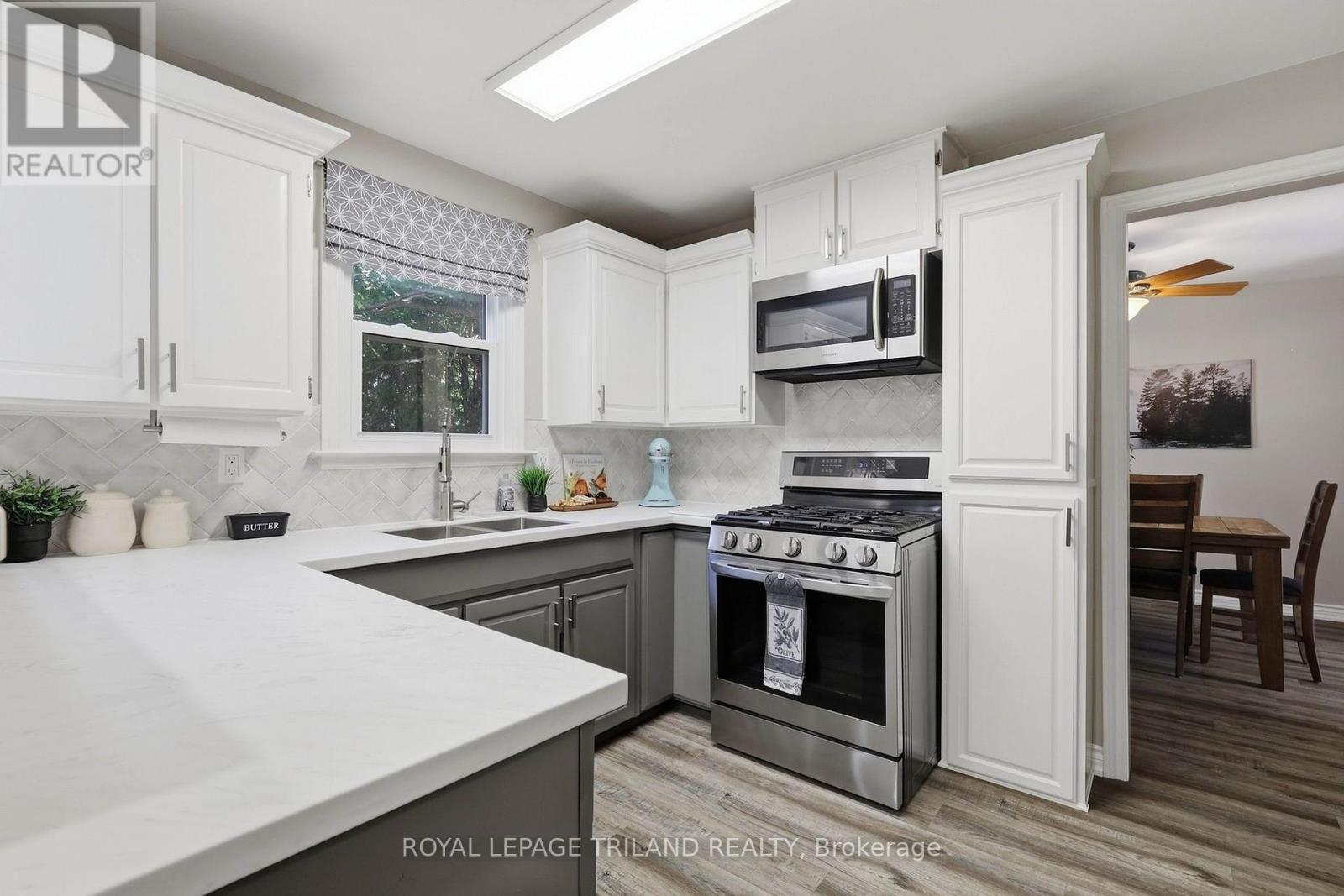 32 Hunter Woods Crescent, London South, Ontario  N6J 2B1 - Photo 15 - X13790678