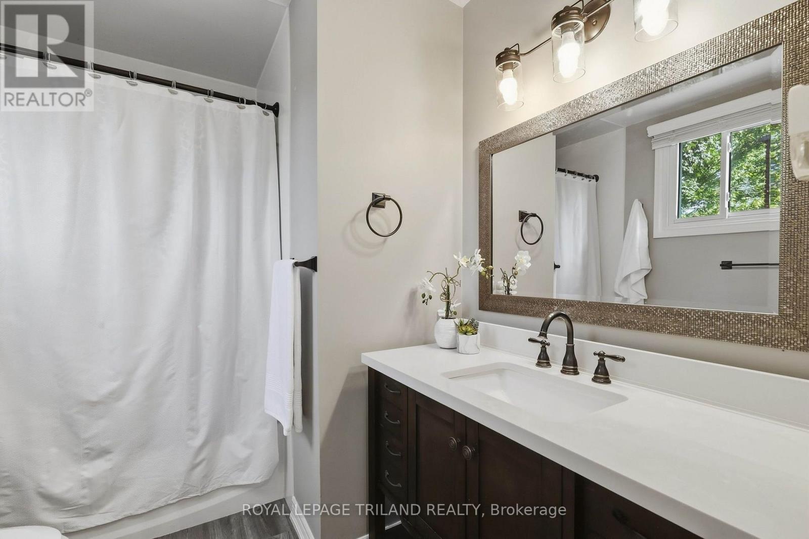 32 Hunter Woods Crescent, London South, Ontario  N6J 2B1 - Photo 27 - X13790678