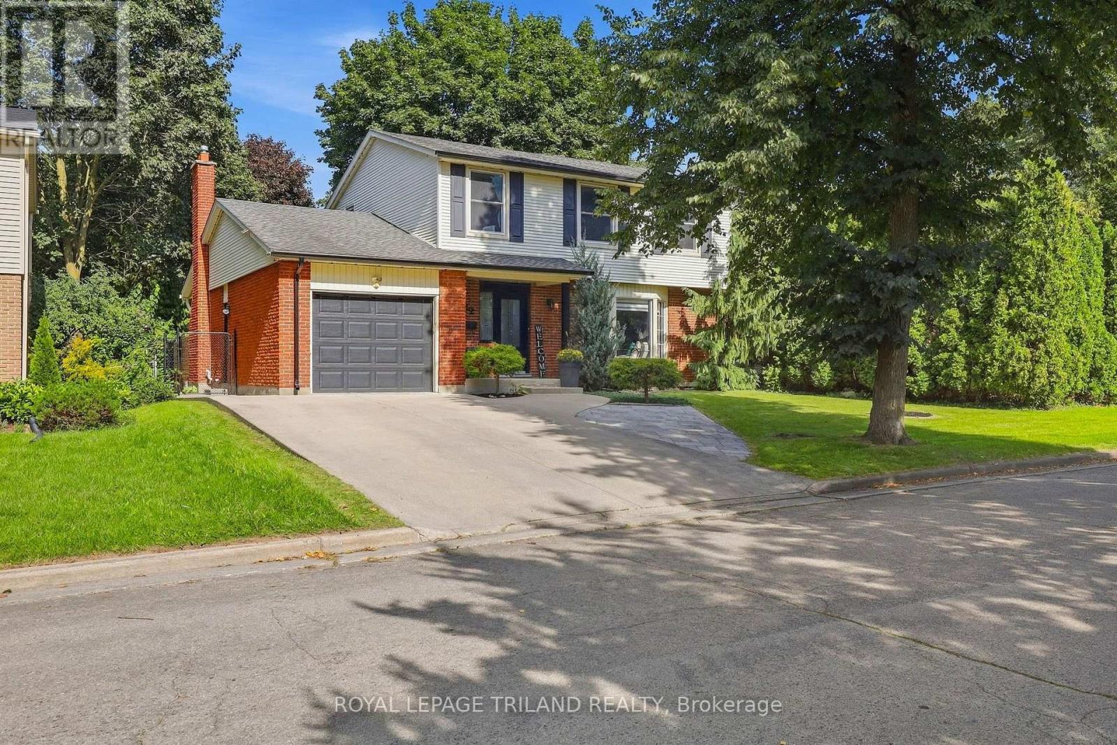32 Hunter Woods Crescent, London South, Ontario  N6J 2B1 - Photo 3 - X13790678
