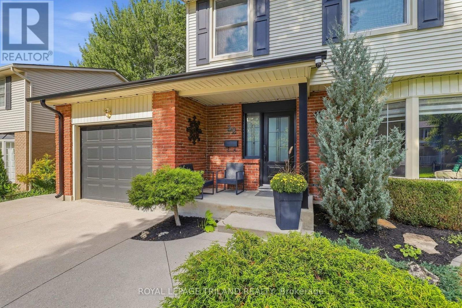 32 Hunter Woods Crescent, London South, Ontario  N6J 2B1 - Photo 5 - X13790678
