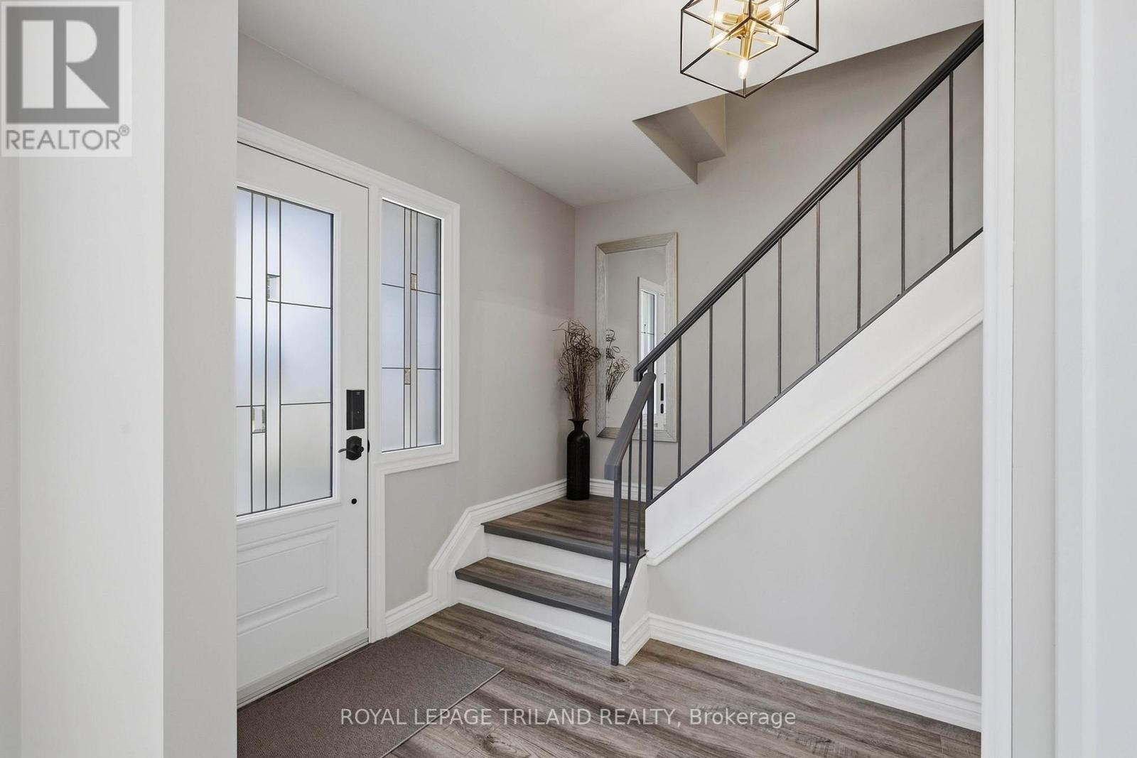 32 Hunter Woods Crescent, London South, Ontario  N6J 2B1 - Photo 6 - X13790678