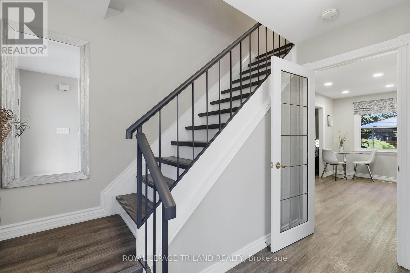 32 Hunter Woods Crescent, London South, Ontario  N6J 2B1 - Photo 7 - X13790678