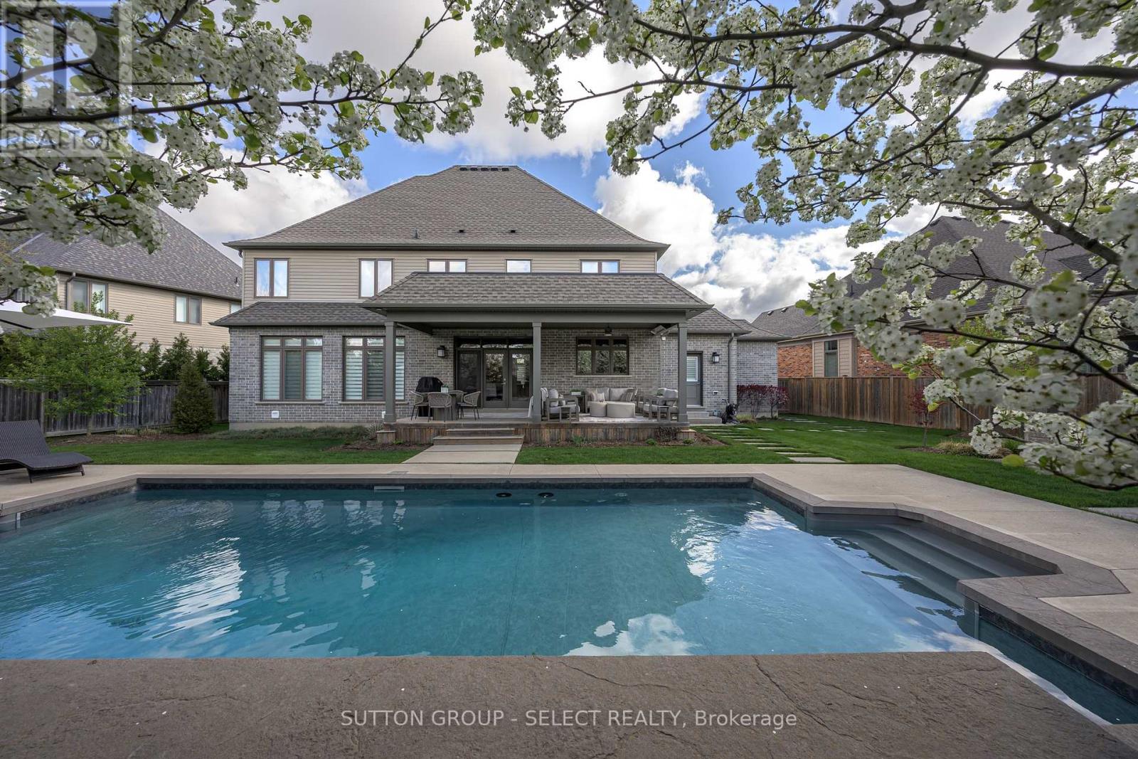 430 Bradwell Chase, London North, Ontario  N6G 0P7 - Photo 3 - X13790722