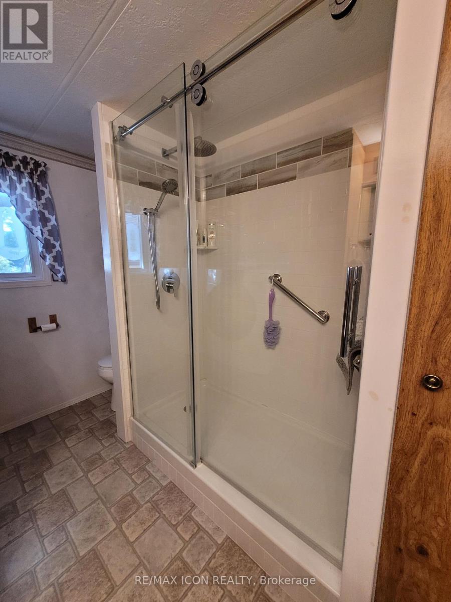 5 - 9839 Lakeshore Road, Lambton Shores, Ontario  N0M 1T0 - Photo 8 - X13790798