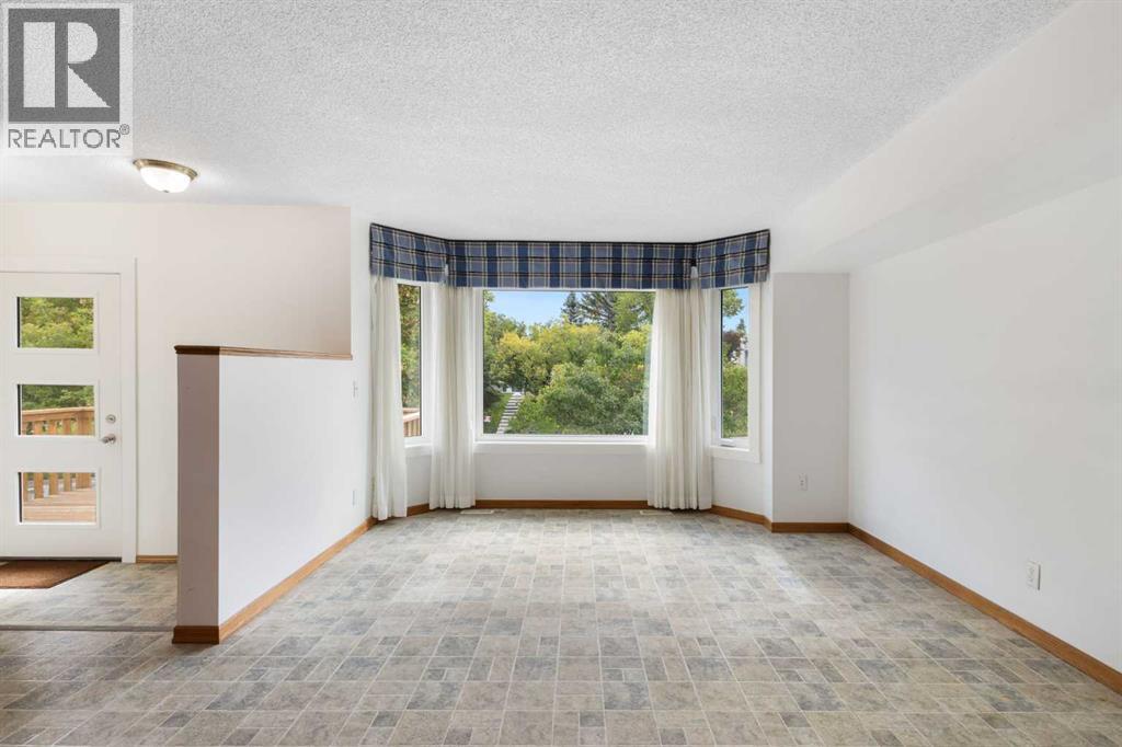 1312 48 Avenue Nw, Calgary, Alberta  T2K 5Y3 - Photo 6 - A2344958