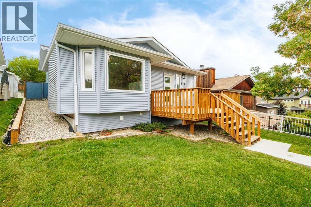 1312 48 Avenue Nw, Calgary, Alberta  T2K 5Y3 - Photo 2 - A2344958