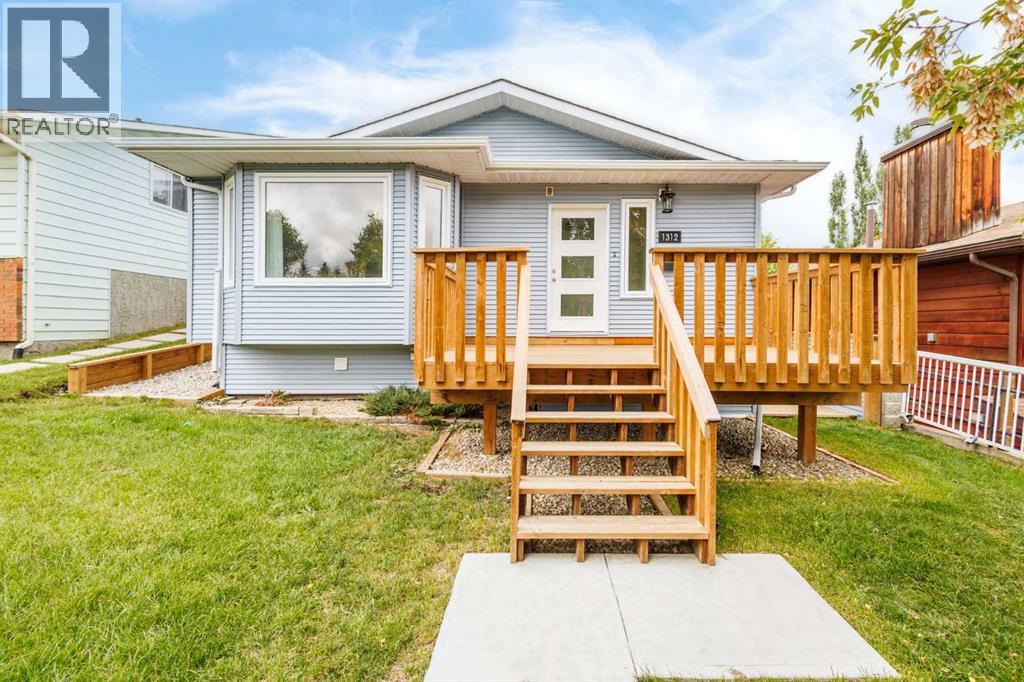 1312 48 Avenue Nw, Calgary, Alberta  T2K 5Y3 - Photo 1 - A2344958