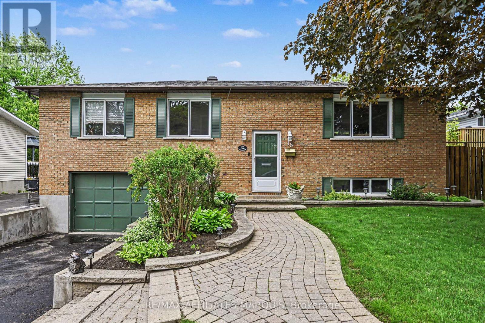 15 Pearl Street, Smiths Falls, Ontario  K7A 5G2 - Photo 2 - X13790716