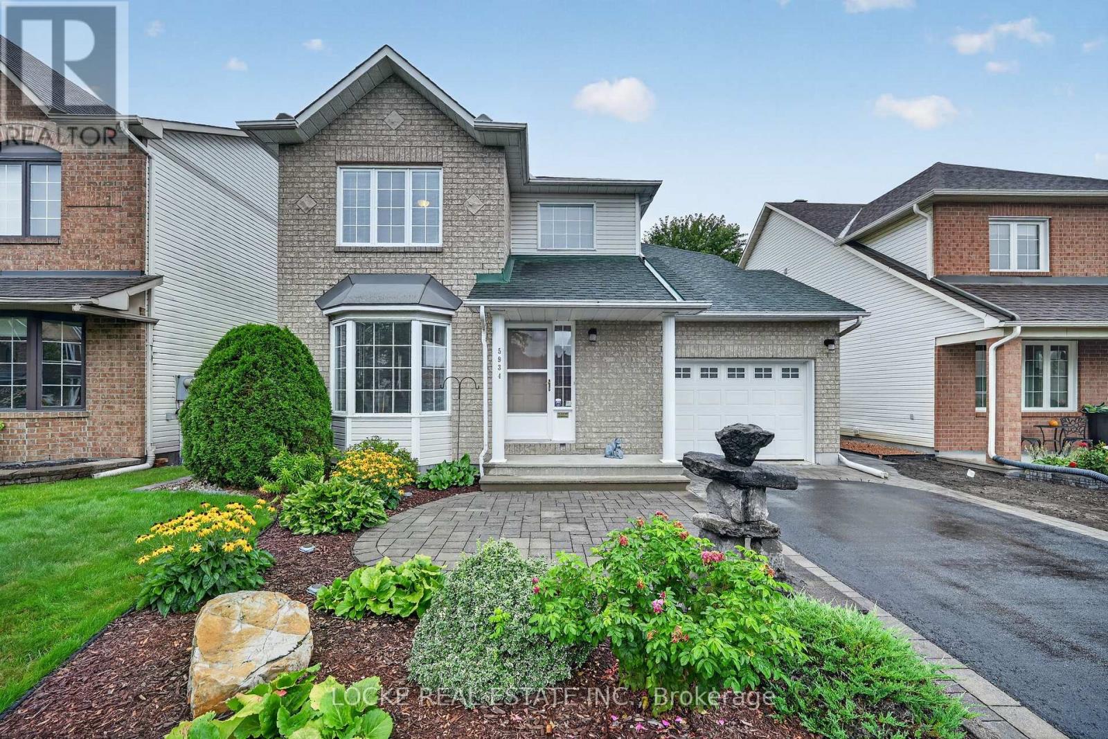 5934 Gladewoods Place, Ottawa, Ontario  K1W 1G5 - Photo 1 - X13790950