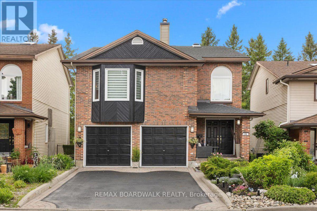 24 Hackett Street, Ottawa, Ontario  K1V 0P7 - Photo 1 - X13791030