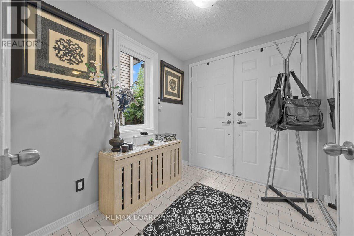 24 Hackett Street, Ottawa, Ontario  K1V 0P7 - Photo 3 - X13791030