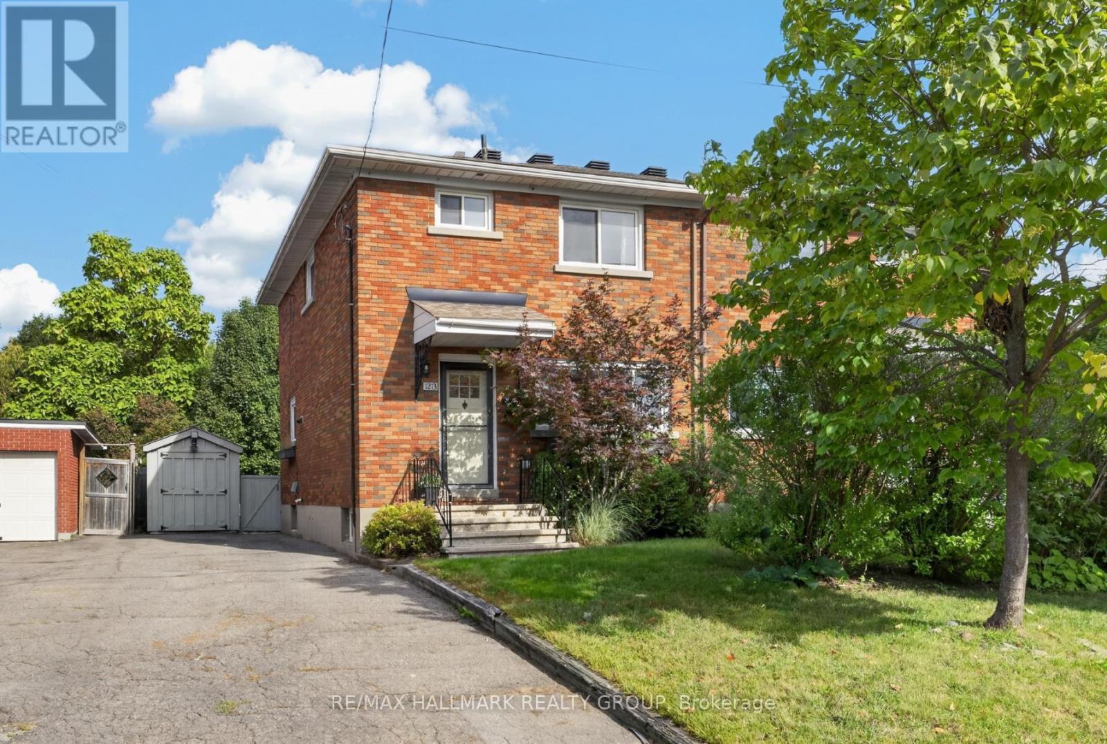 1213 Emperor Avenue, Ottawa, Ontario  K1Z 8C3 - Photo 1 - X13791040
