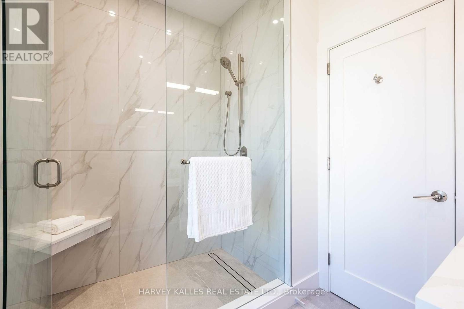 165r Wychwood Avenue, Toronto, Ontario  M6C 2T4 - Photo 36 - C13790844