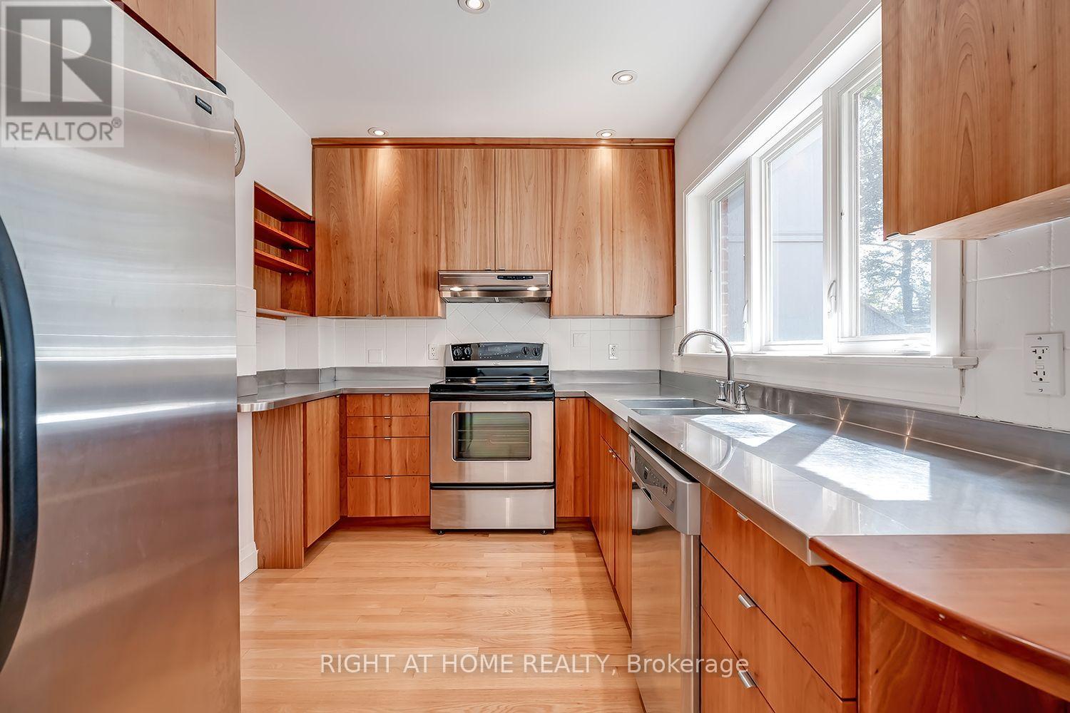 32 Belcourt Road, Toronto, Ontario  M4S 2T9 - Photo 17 - C13790916