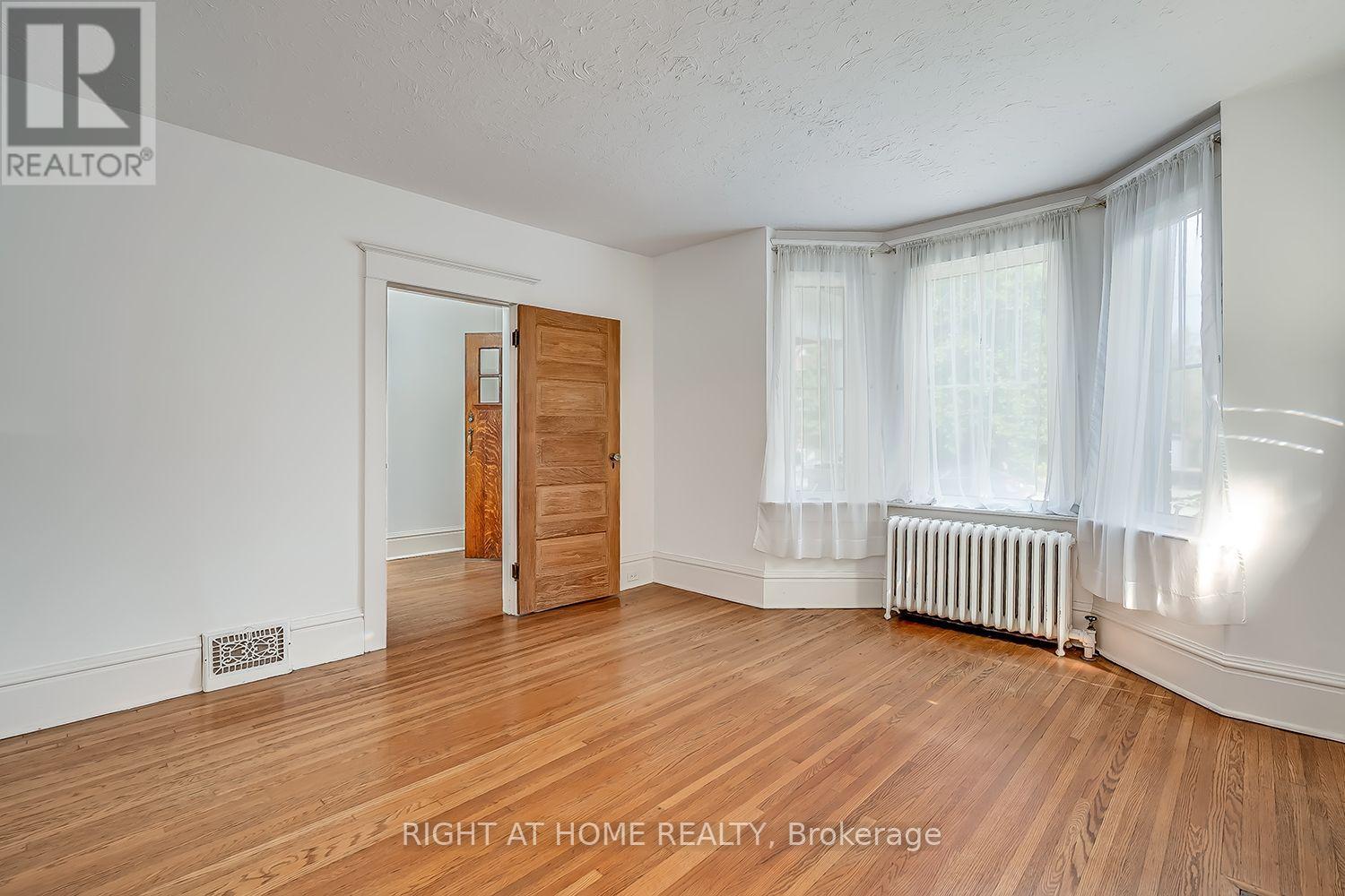 32 Belcourt Road, Toronto, Ontario  M4S 2T9 - Photo 9 - C13790916