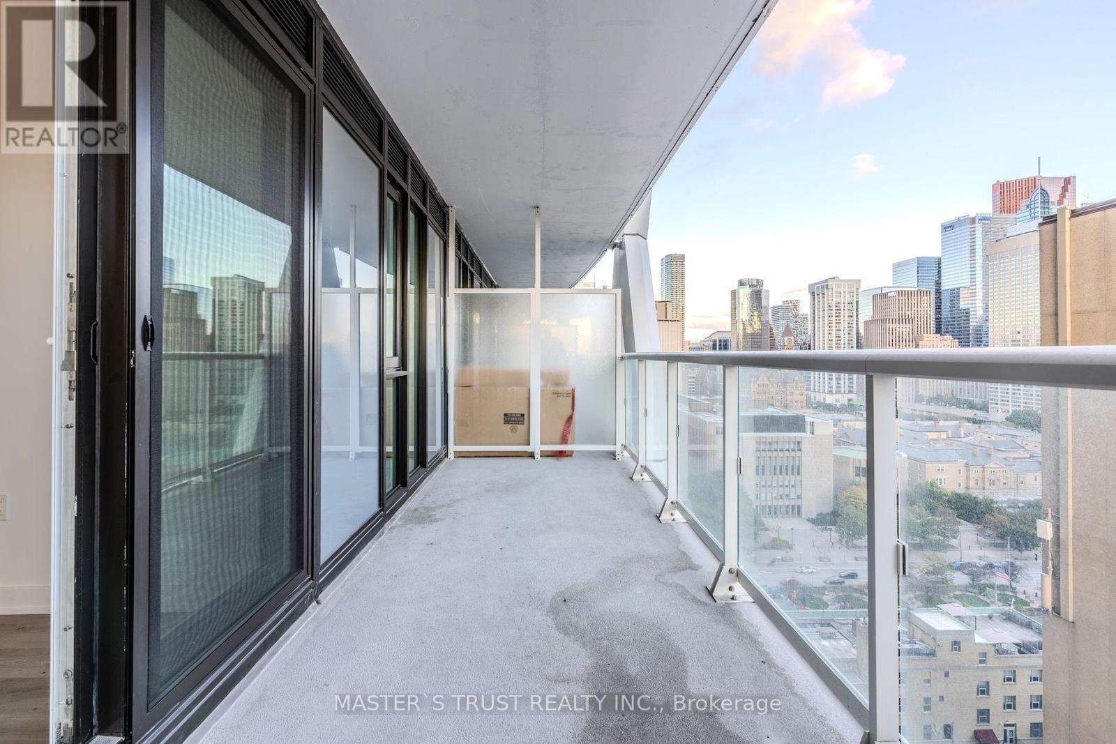 1916 - 230 Simcoe Street S, Toronto, Ontario  M5T 1T4 - Photo 10 - C13790930