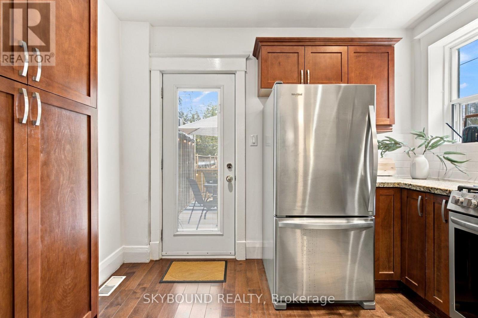45 Westlake Avenue, Toronto, Ontario  M4C 4P7 - Photo 14 - E13791070