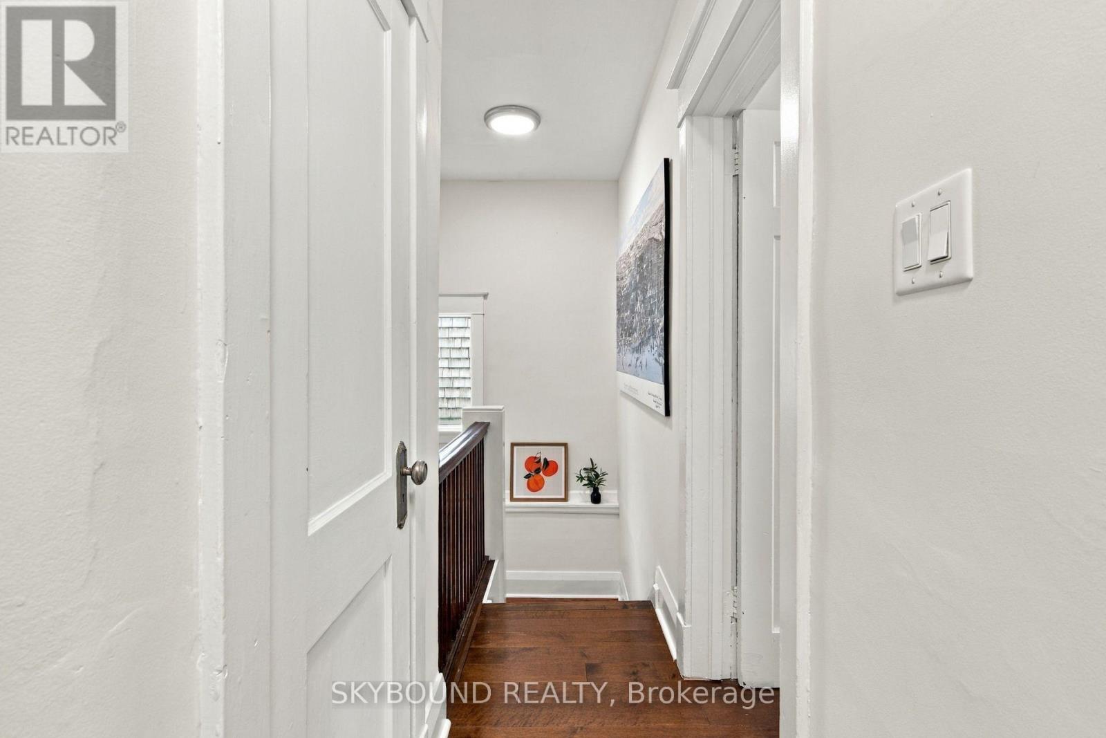 45 Westlake Avenue, Toronto, Ontario  M4C 4P7 - Photo 16 - E13791070