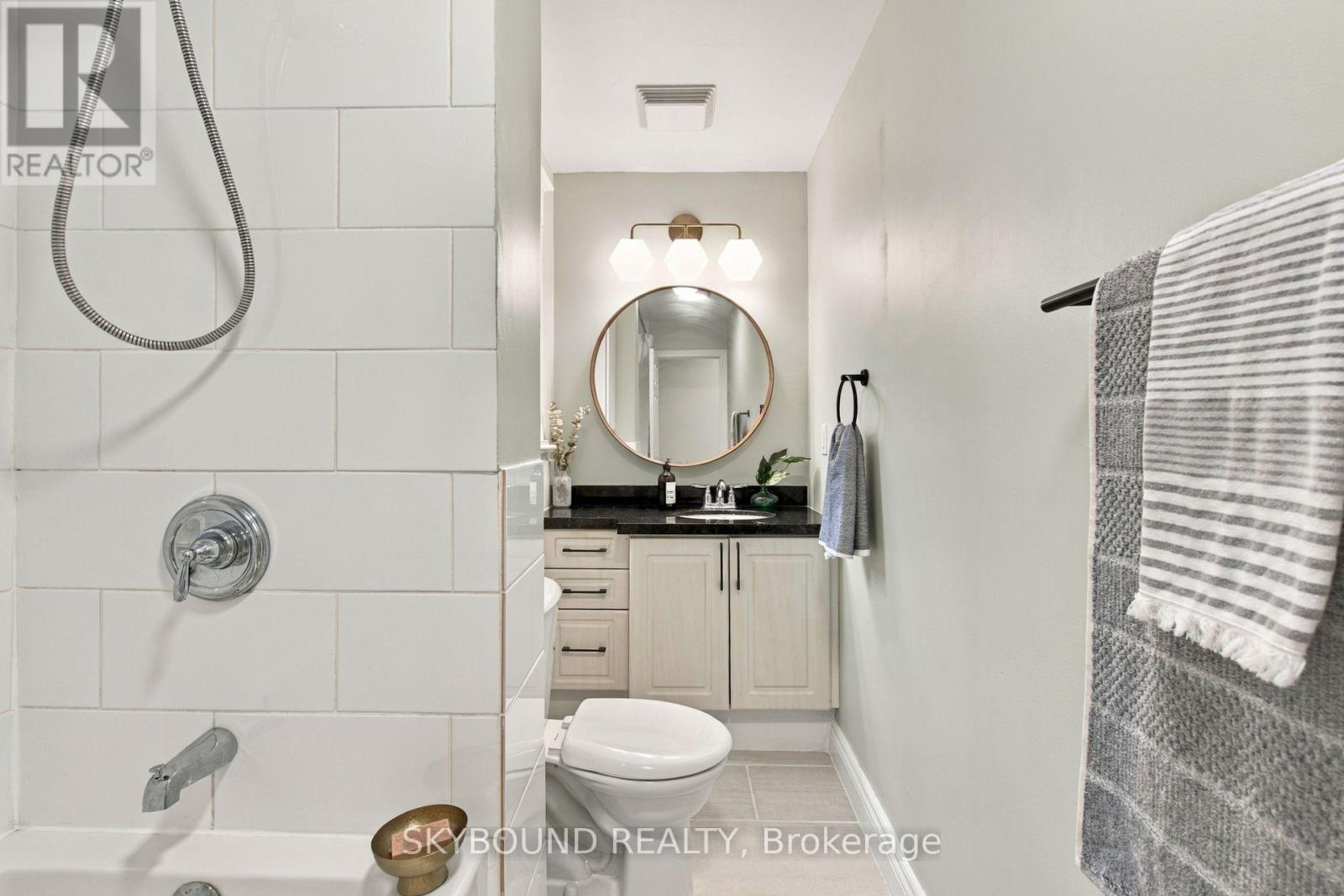 45 Westlake Avenue, Toronto, Ontario  M4C 4P7 - Photo 21 - E13791070