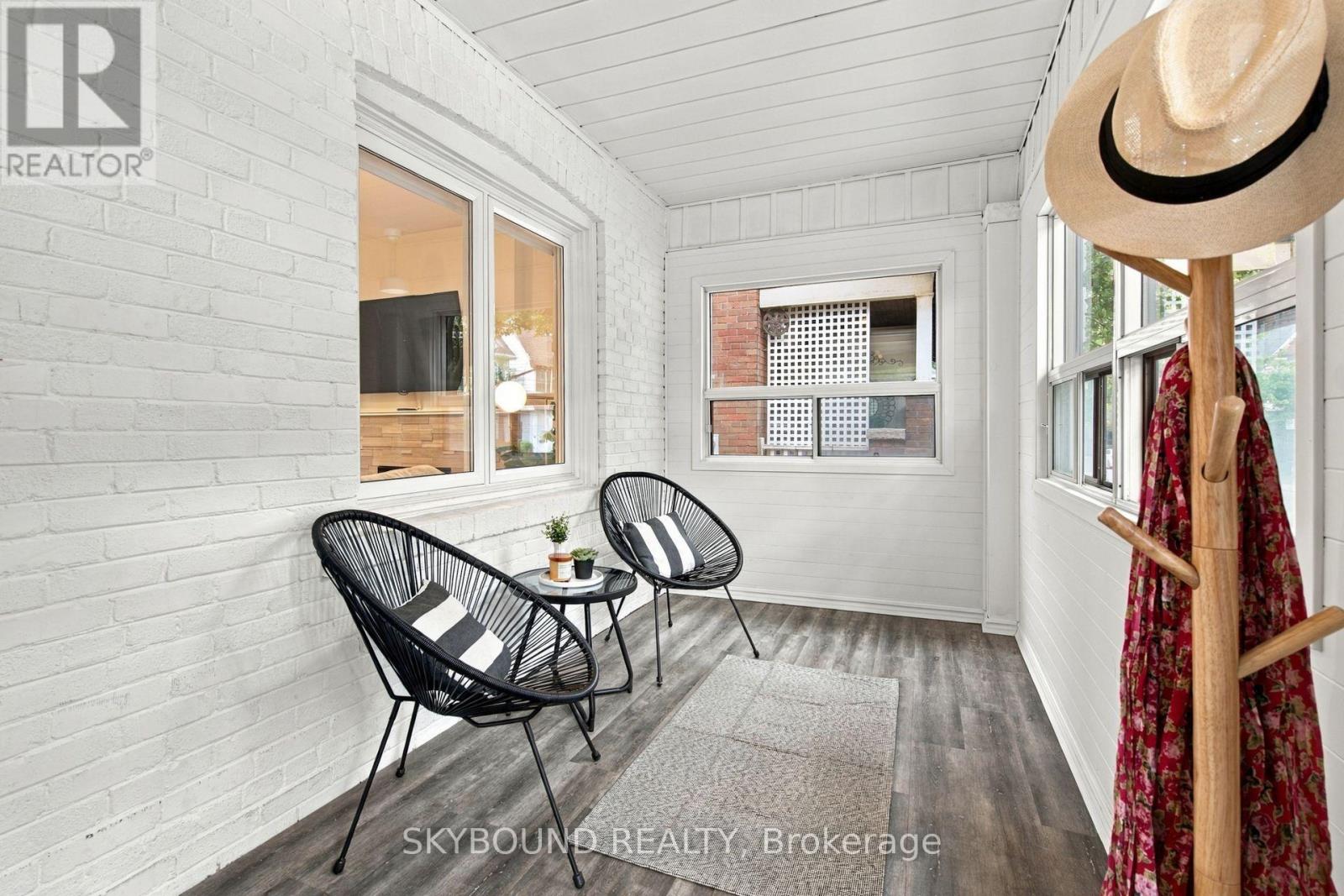 45 Westlake Avenue, Toronto, Ontario  M4C 4P7 - Photo 3 - E13791070