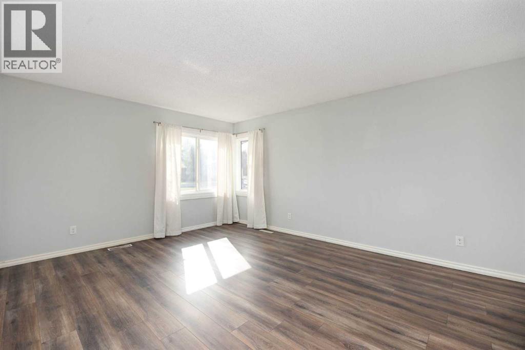 16 Centennial Drive, Fort Mcmurray, Alberta  T9H 1H8 - Photo 4 - A2344181
