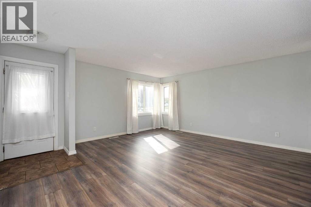 16 Centennial Drive, Fort Mcmurray, Alberta  T9H 1H8 - Photo 3 - A2344181