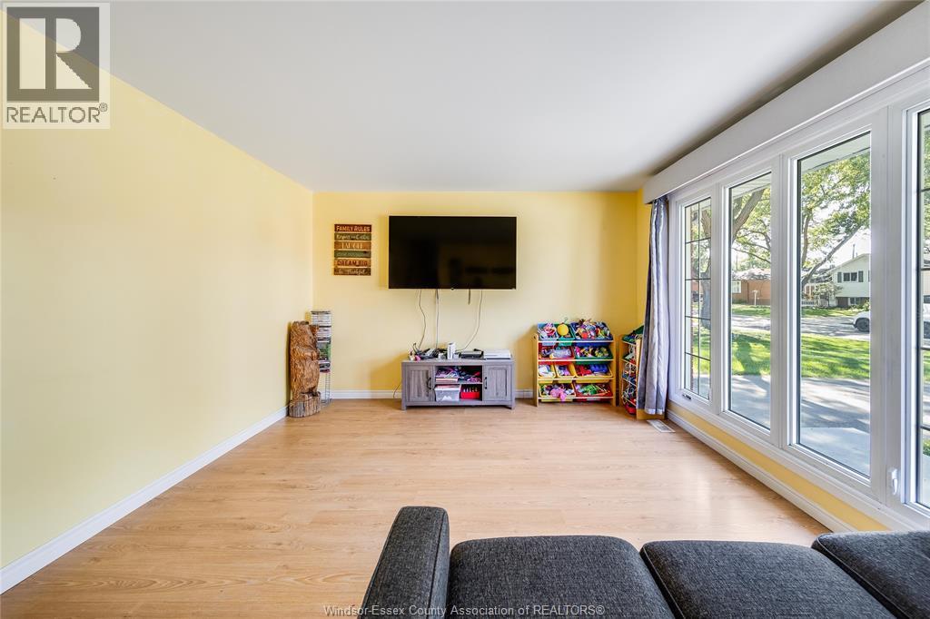 368 Carling Crescent, Windsor, Ontario  N8S 3X8 - Photo 9 - 26022569