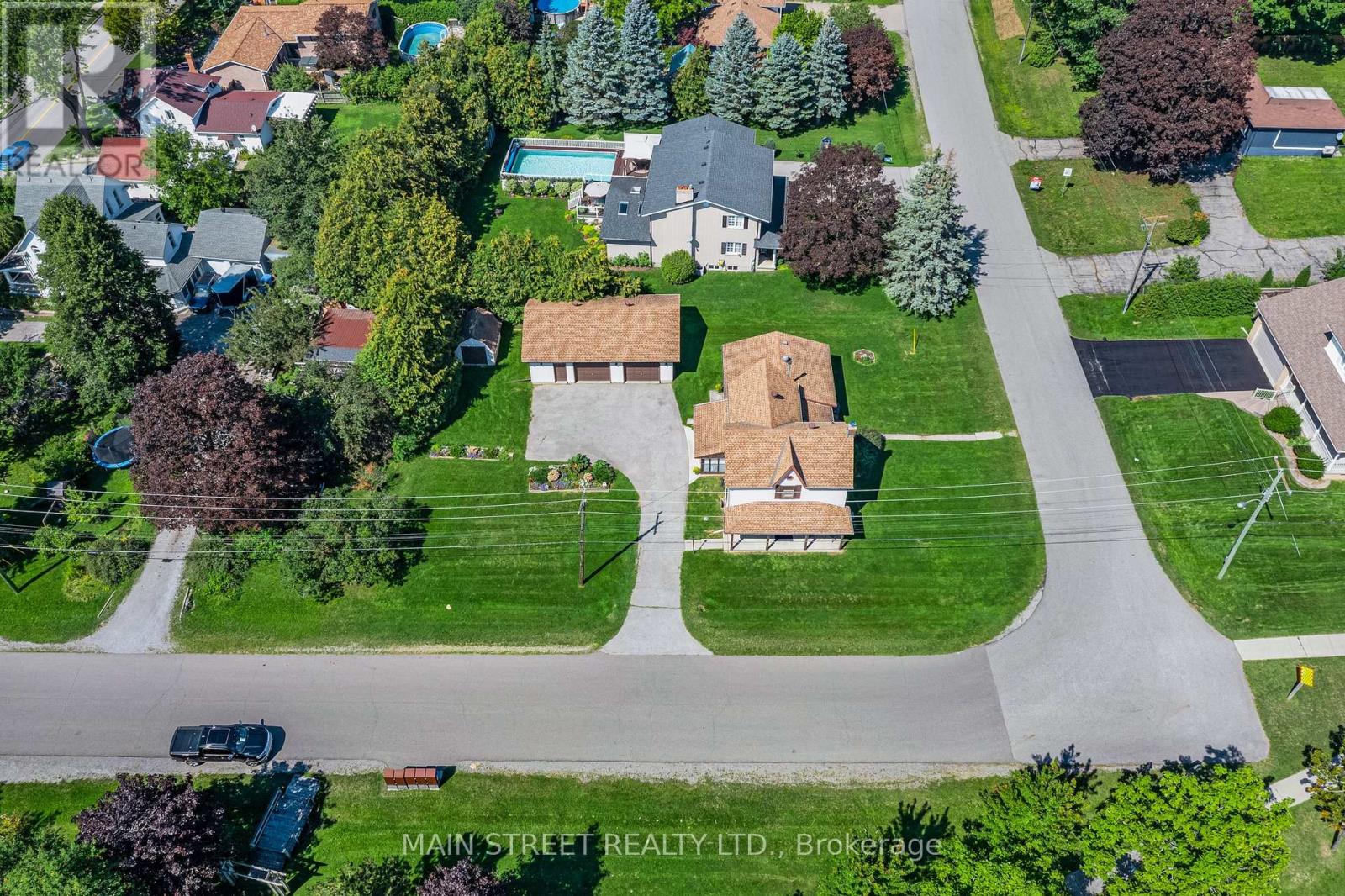 60 Albert Street, East Gwillimbury (Mt Albert), Ontario  L0G 1M0 - Photo 2 - N13790850