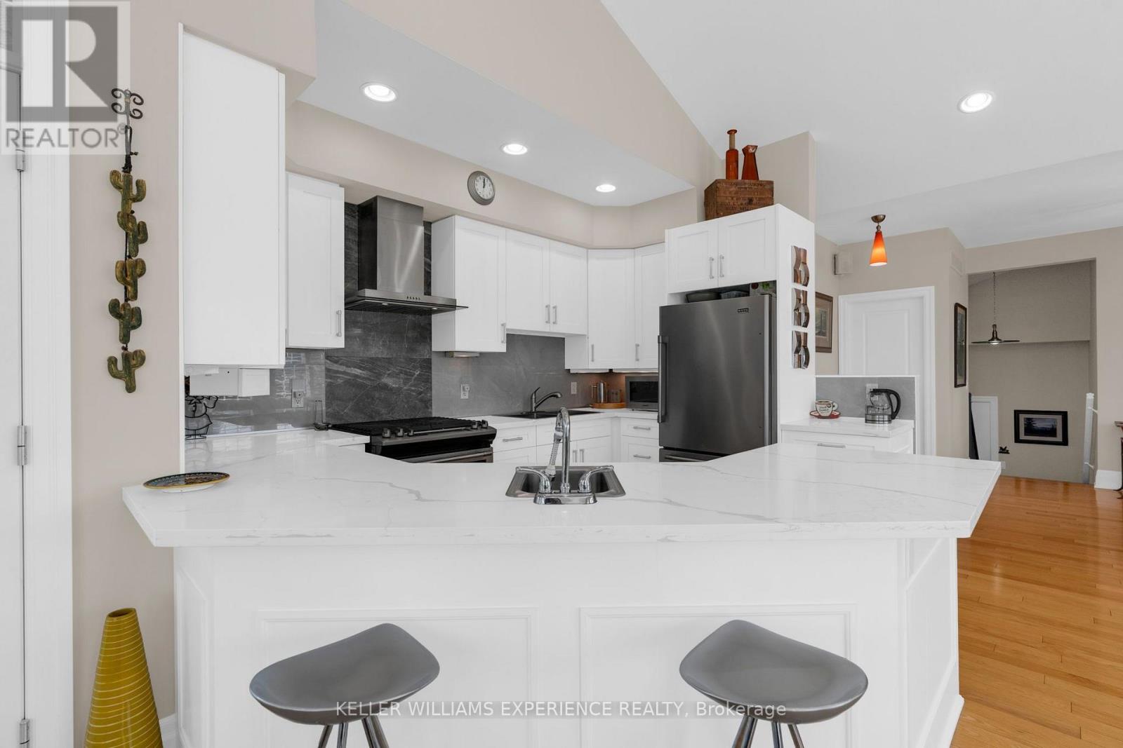2884 Sunnydale Lane, Ramara, Ontario  L0K 1B0 - Photo 5 - S13790842