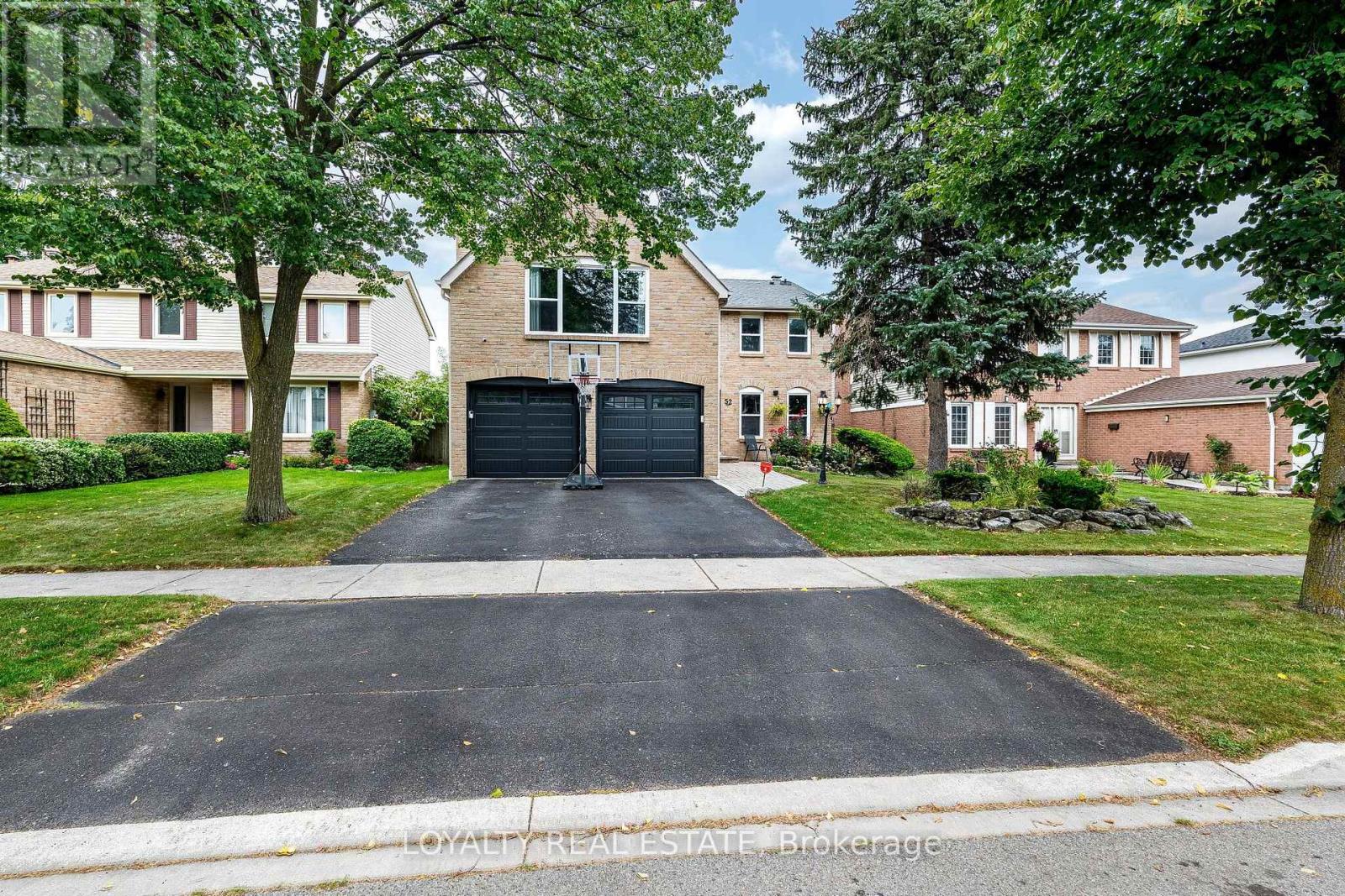 52 Newcastle Crescent, Brampton, Ontario  L6S 3Y8 - Photo 1 - W13790864