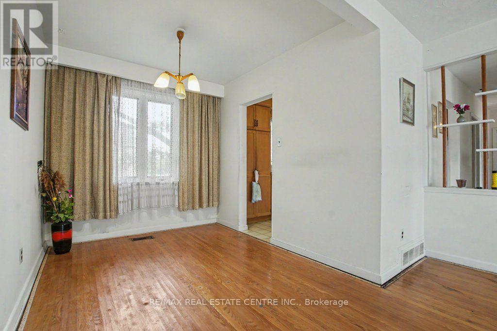 189 Wakefield Road, Milton, Ontario L9T 2L7 - Photo 11 - W13790894