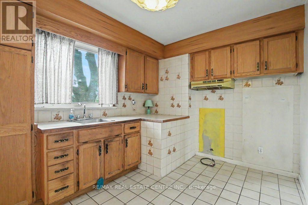 189 Wakefield Road, Milton, Ontario L9T 2L7 - Photo 12 - W13790894
