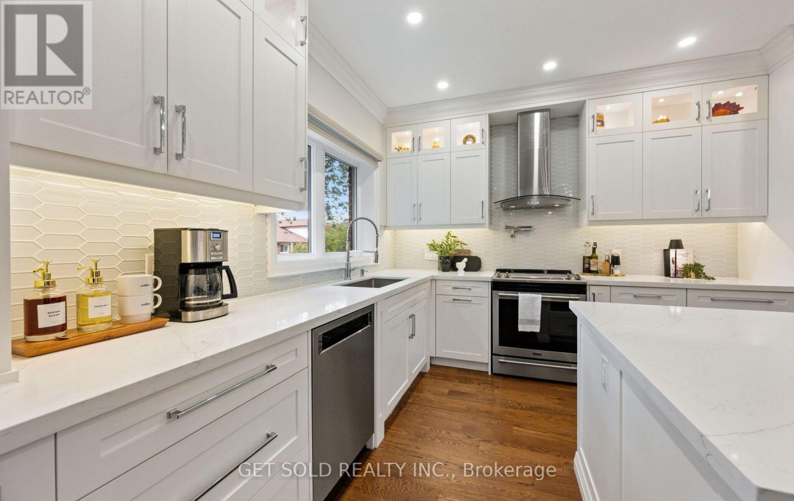 8 Hackmore Avenue, Toronto, Ontario  M9W 3W3 - Photo 12 - W13790970