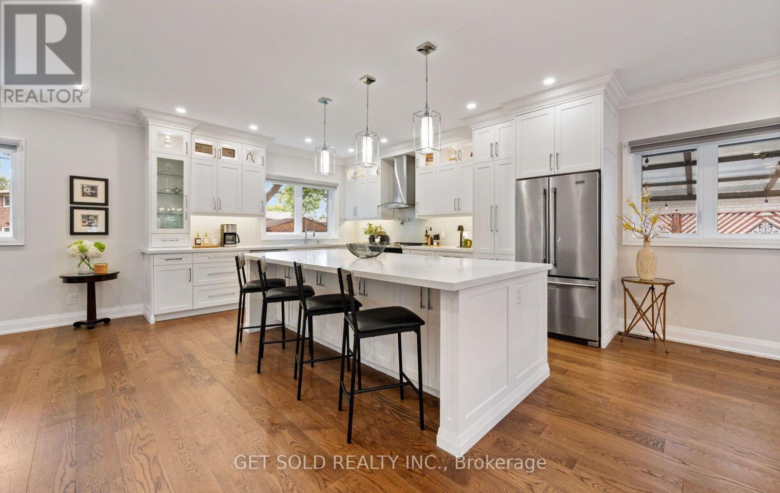 8 Hackmore Avenue, Toronto, Ontario  M9W 3W3 - Photo 9 - W13790970