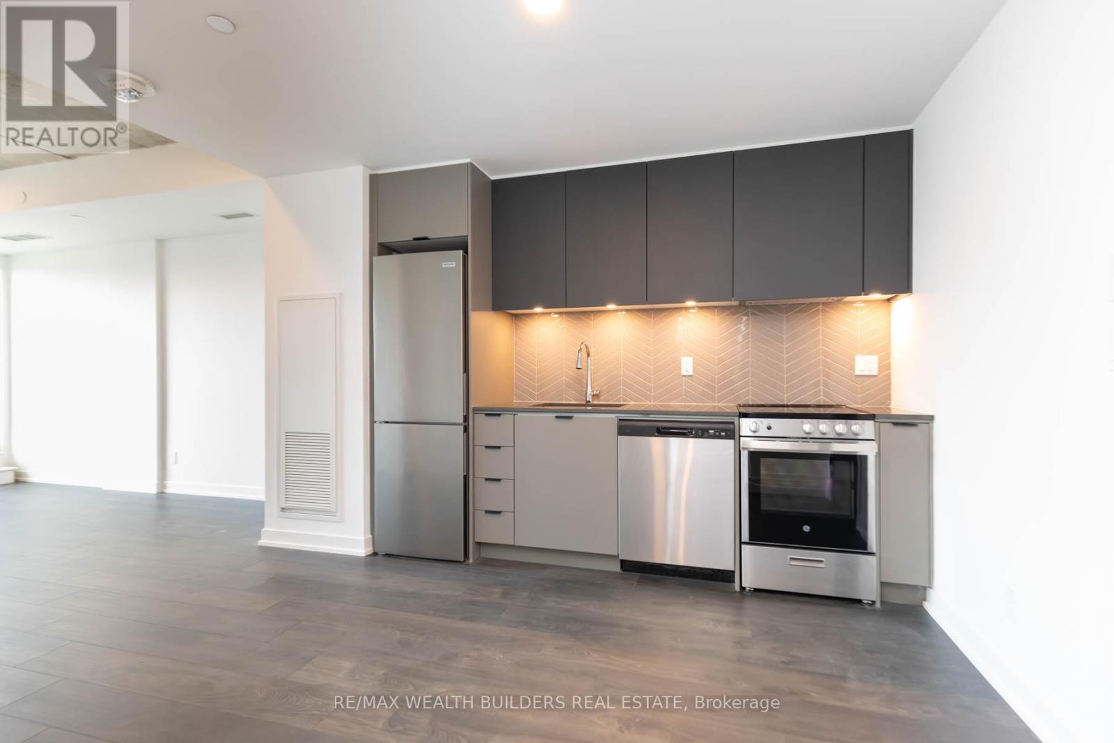 403 - 57 Brock Avenue, Toronto, Ontario M3H 3N2 - Photo 9 - W13790972