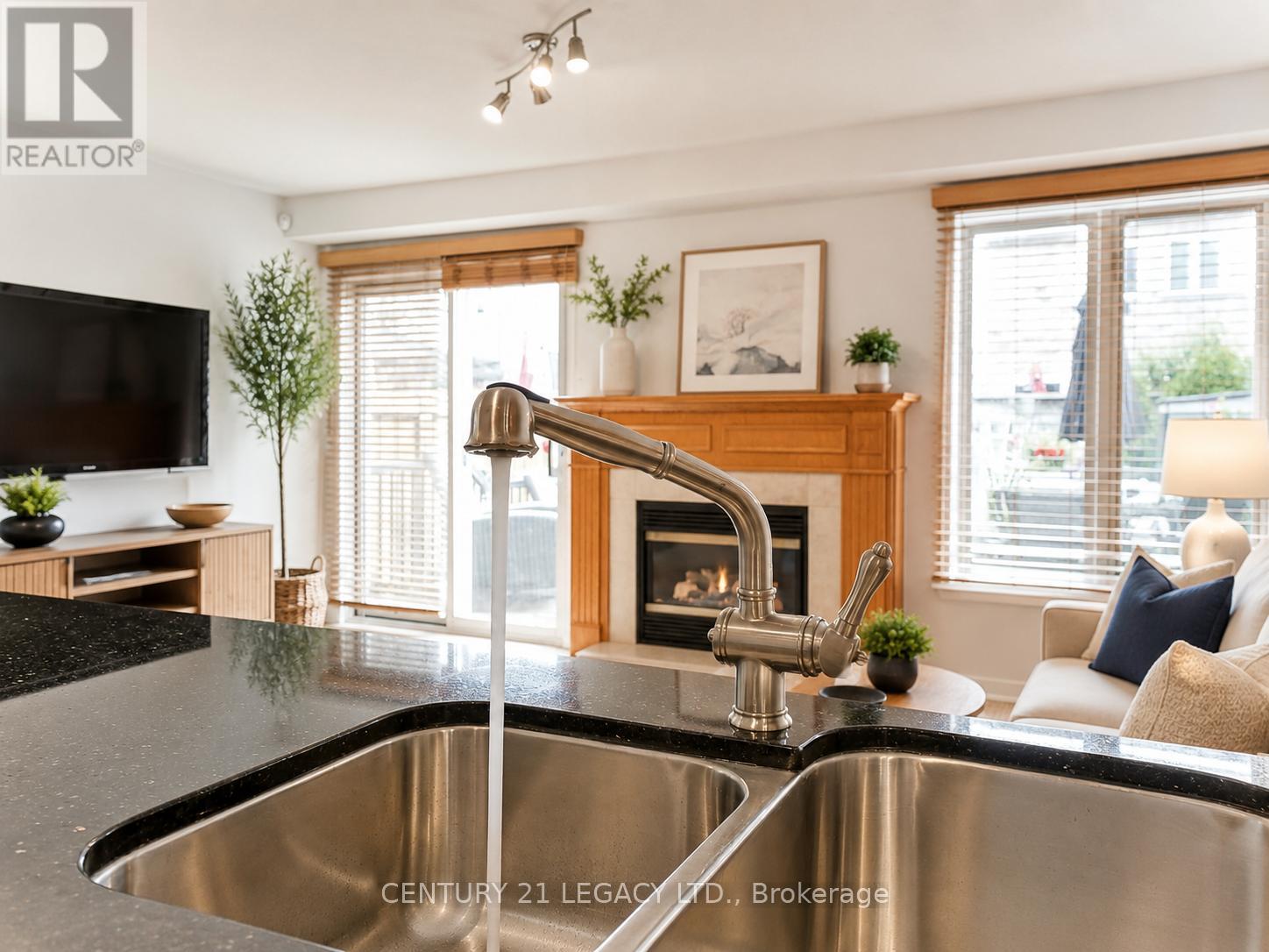 1098 Carding Mill Place, Mississauga, Ontario  L5W 1C5 - Photo 7 - W13791034