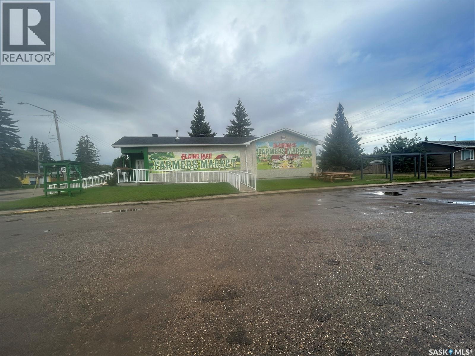 515 Main STREET N photo 1