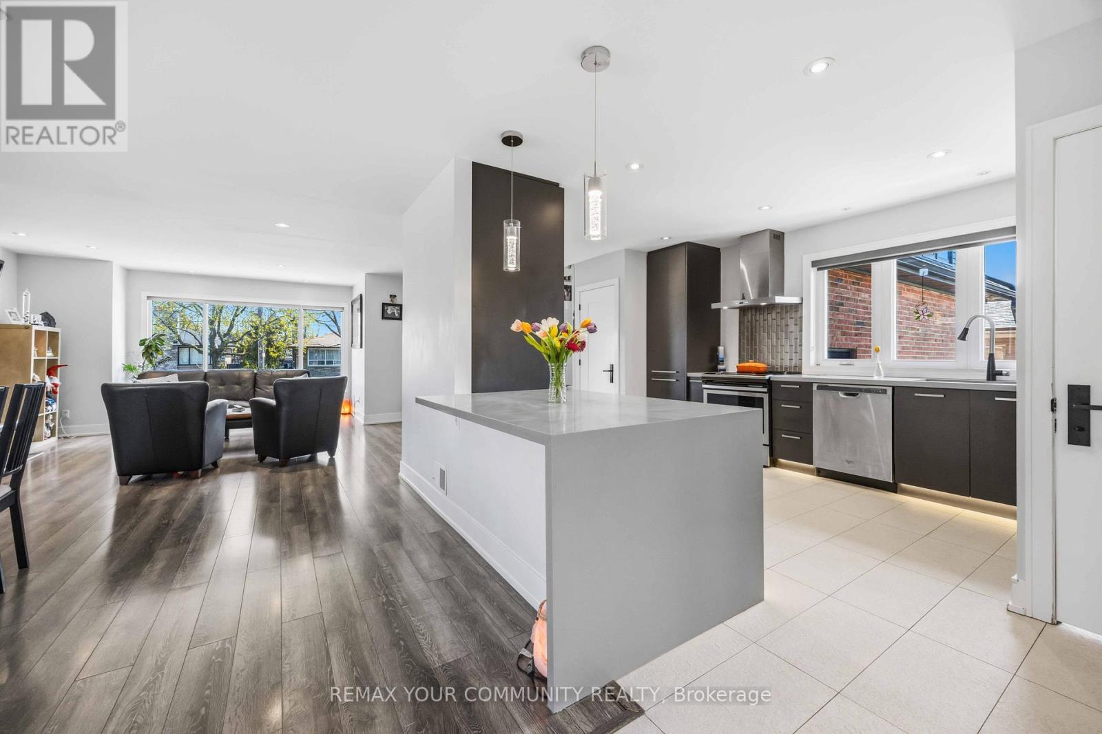 34 Walwyn Avenue, Toronto, Ontario  M9N 3H5 - Photo 15 - W13791064
