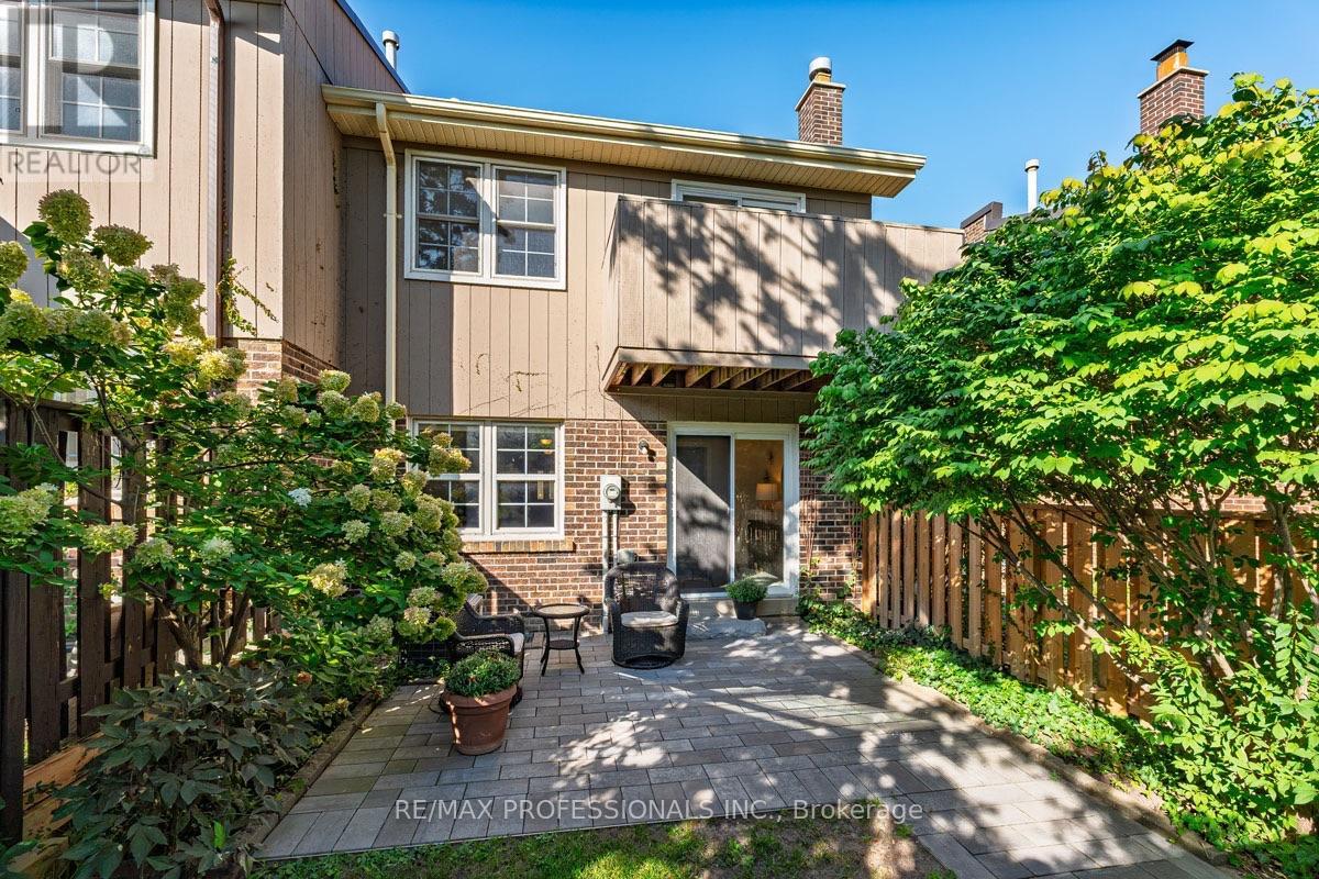 176 - 1951 Rathburn Road E, Mississauga, Ontario  L4W 2N9 - Photo 3 - W13791088