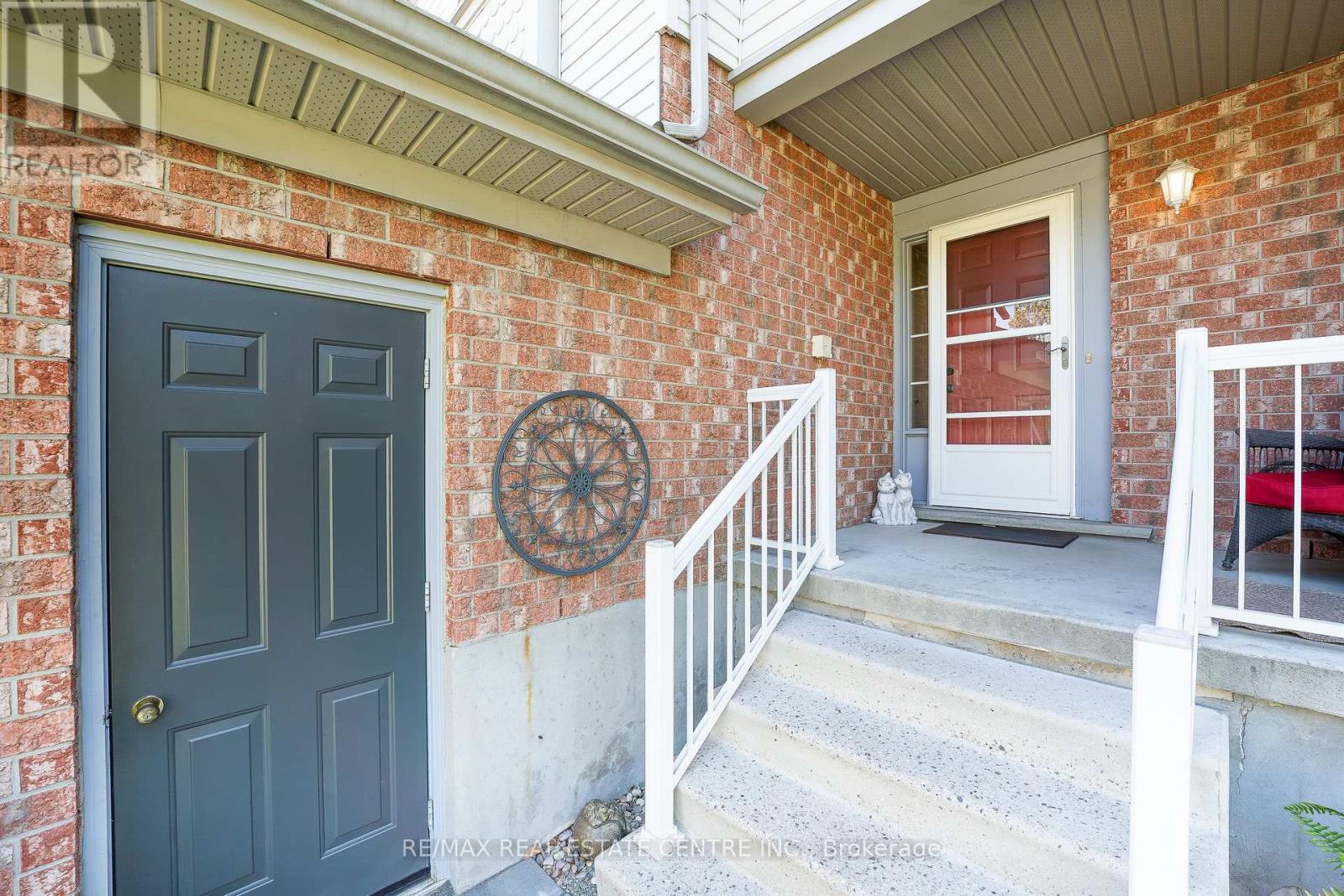 49 Elma Place, Cambridge, Ontario  N3C 4E6 - Photo 4 - X13790948