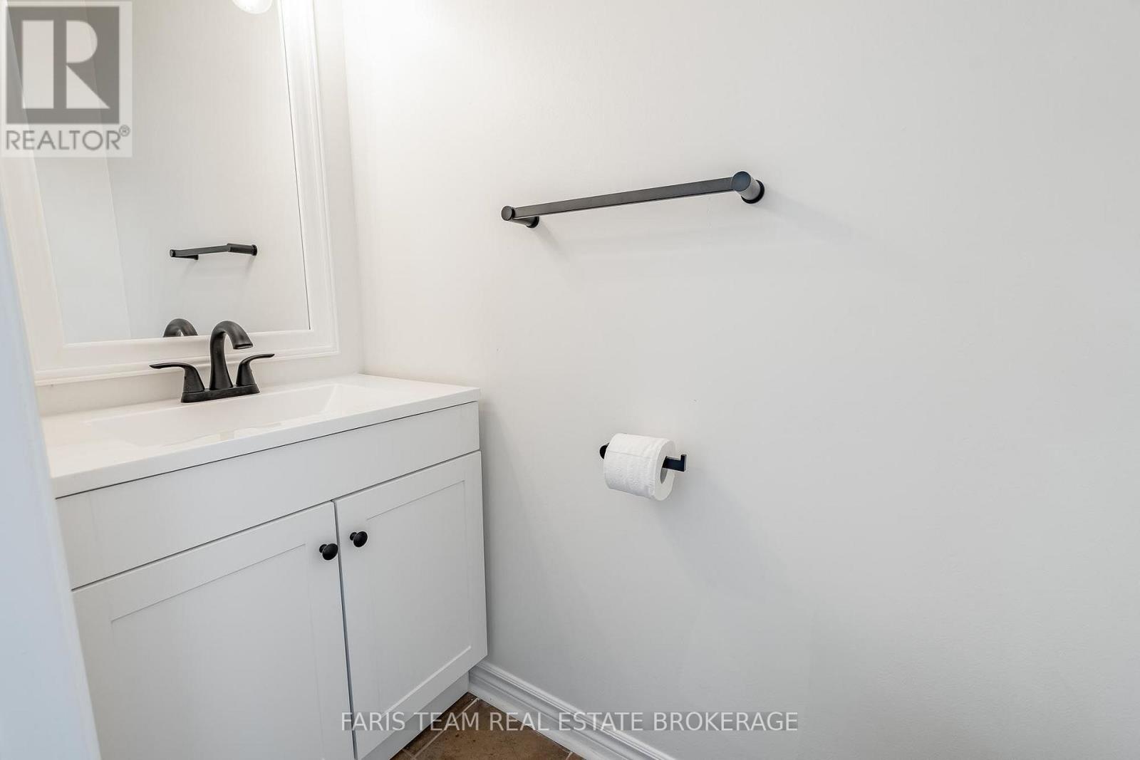 152 Ritchie Crescent, Springwater, Ontario  L0L 1P0 - Photo 11 - S13790230