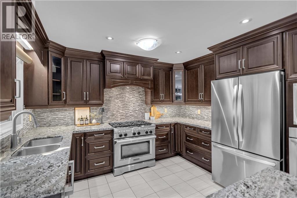 1398 Winterberry Drive, Burlington, Ontario  L7P 4T4 - Photo 14 - 40863706