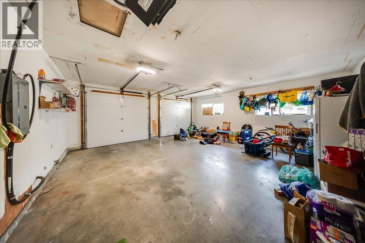 2129 Raspberry Road, Castlegar, British Columbia  V1N 4T6 - Photo 40 - 10400574